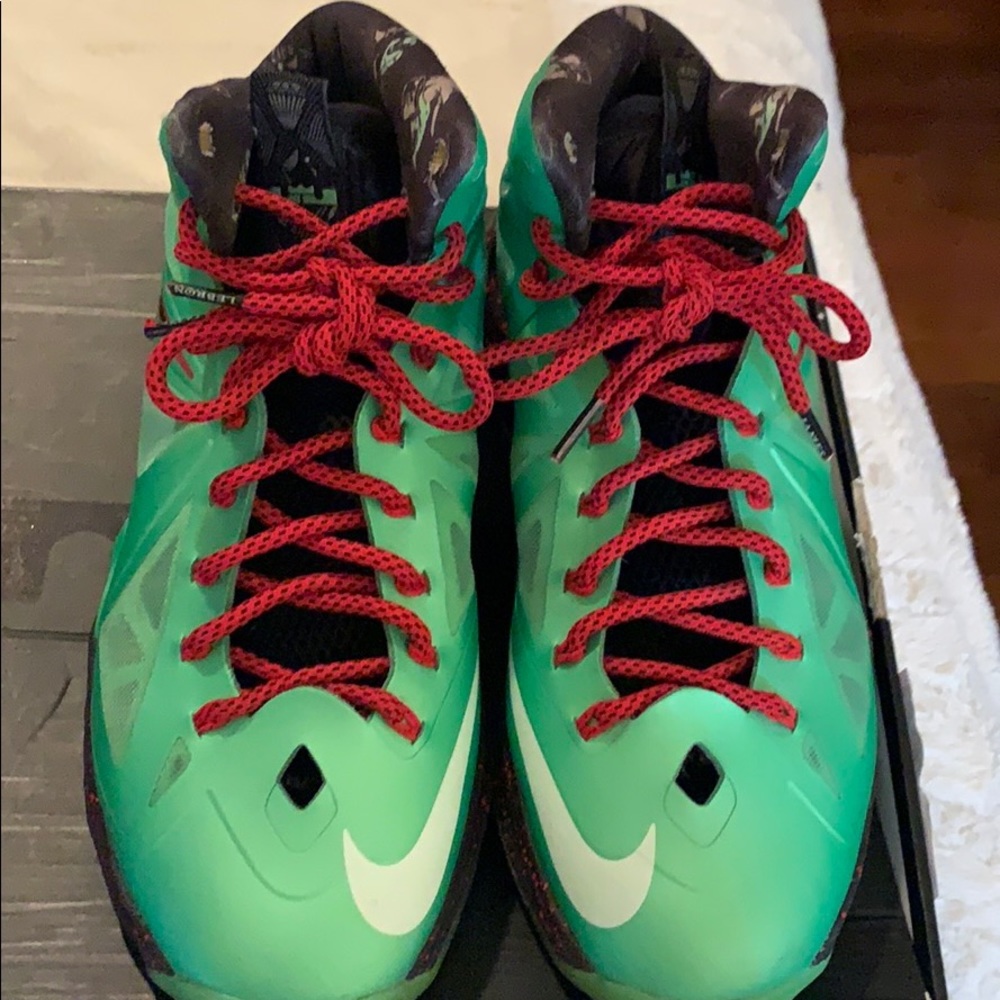 NIKE LEBRON X CUTTING JADE  Size 9 used